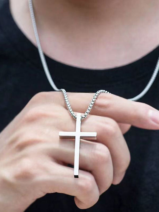 Chaîne avec pendentif croix simple