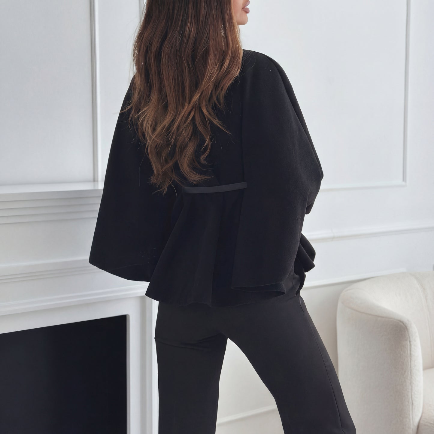 Capa Abrigo Elegante de Mujer con Cinturón – Diseño Tipo Poncho, Manga Murciélago, Estilo Profesional