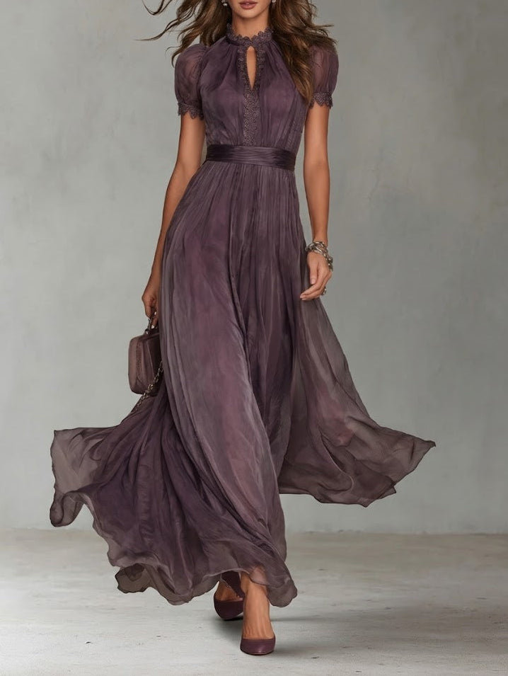 Flavia – Vestido Largo Morado con Escote Lágrima y Encaje