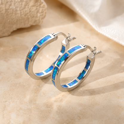 Aretes chic en aro con ópalo de fuego azul
