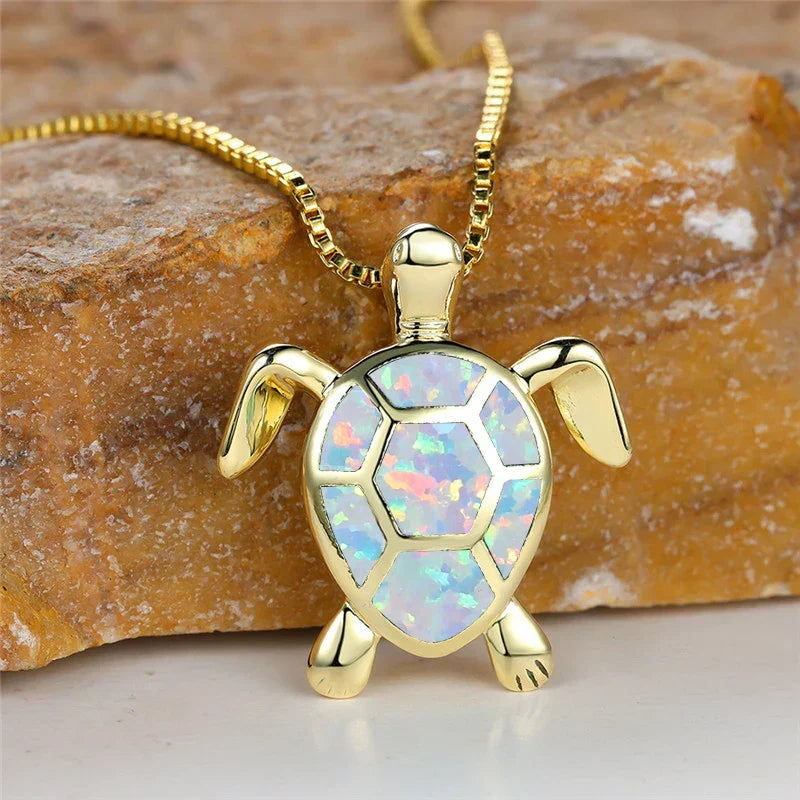 Collar con colgante de tortuga en ópalo de fuego verde vintage
