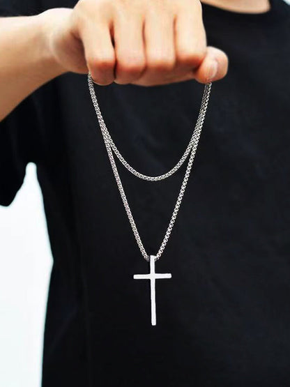 Chaîne avec pendentif croix simple