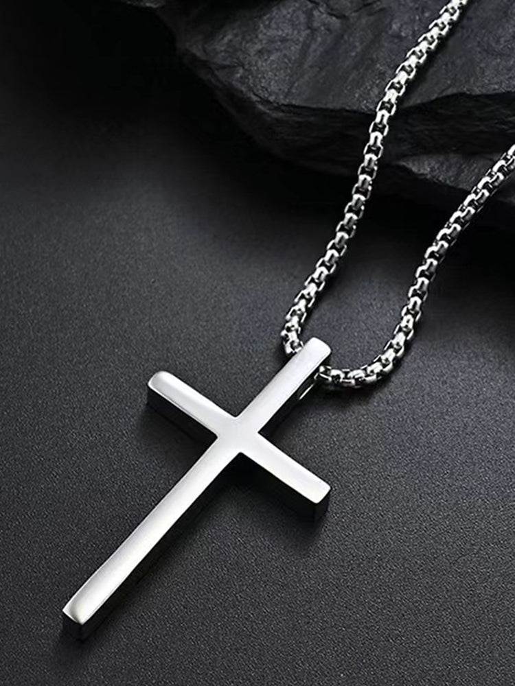 Chaîne avec pendentif croix simple