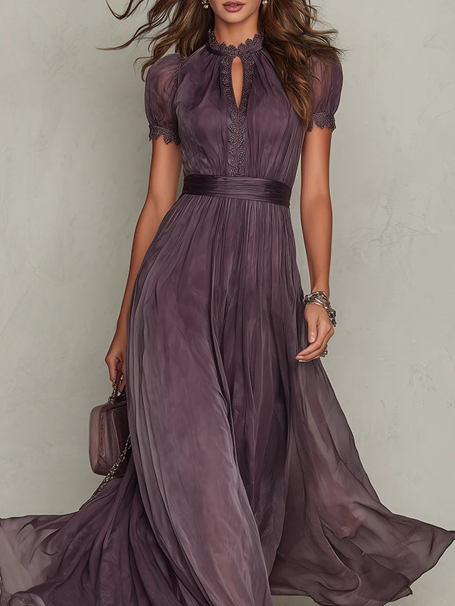 Flavia – Vestido Largo Morado con Escote Lágrima y Encaje