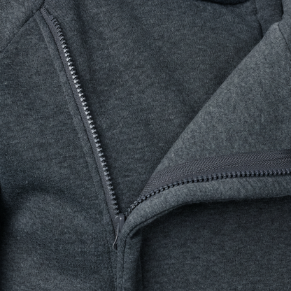 Detalle de cremallera de sudadera gris mejorado