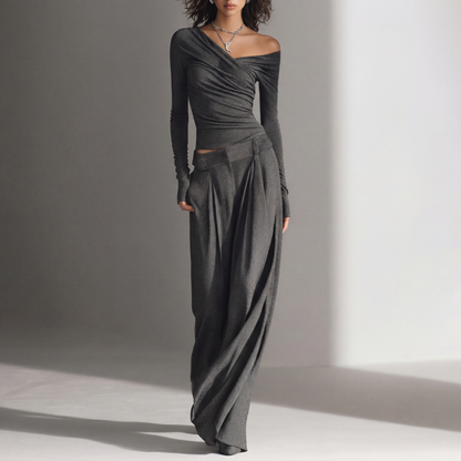 Conjunto Gris Carbón Top Asimétrico Off-Shoulder y Pantalón Wide Leg Elegante