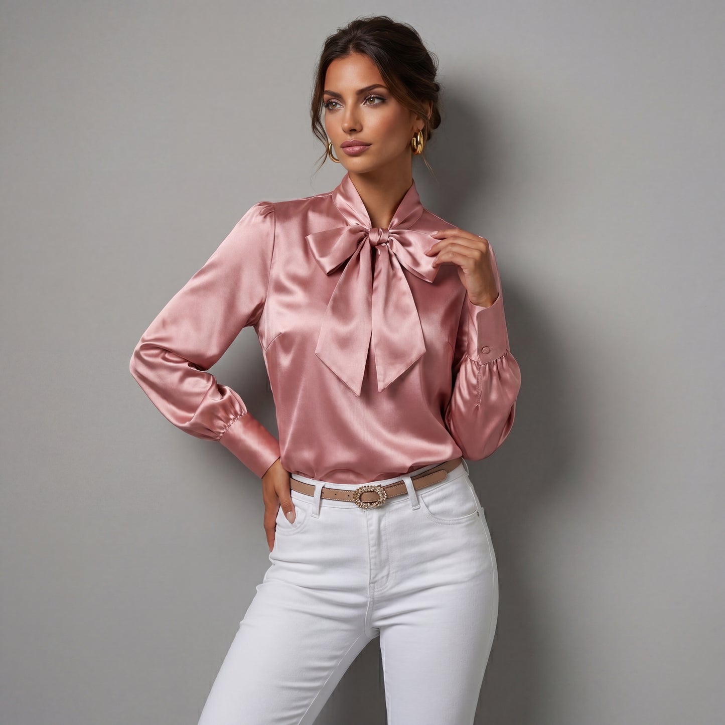 Chemise élégante à nœud en satin