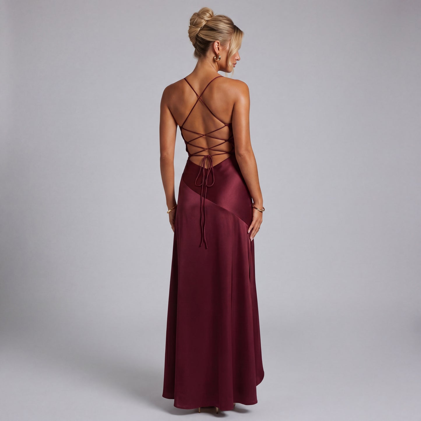 Robe longue dos nu à licou